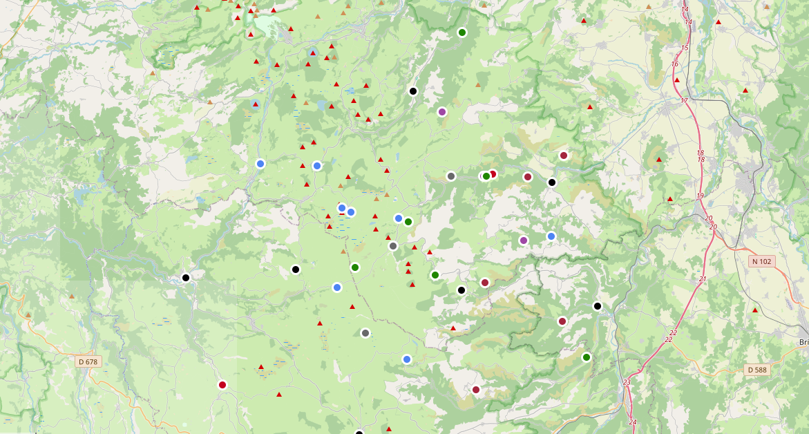 L. Bello et © OSM carte du cézallier avec POI